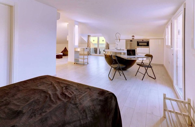 THE SURF VILLA 1 - Hot tub, Heated Pool, Ping-pong, Billards, Amazing sea views