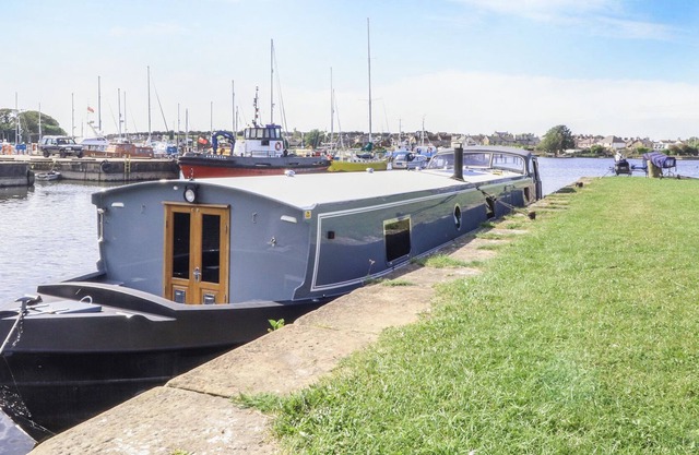 THE THOMAS O'ROURKE, pet friendly, with open fire in Glasson