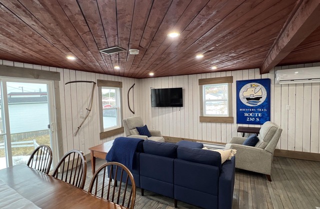 The Tickle Inn Saltbox by the Sea