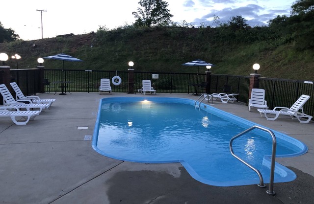 The Tompkinsville Inn