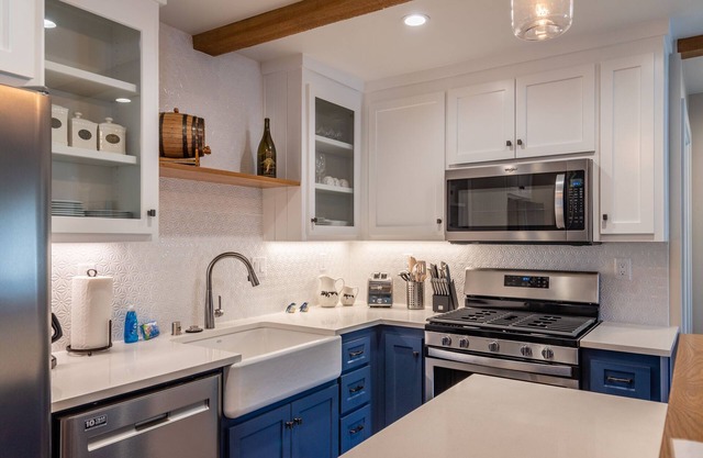 The Top Shelf- Delightful Downtown Property!