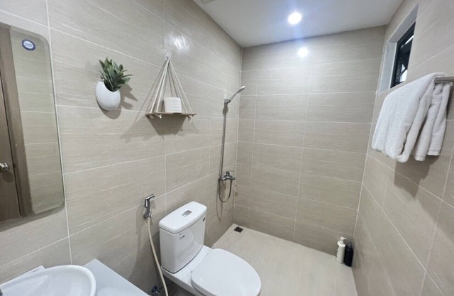 the tourist apartment has 2 bedrooms and a kitchen.
