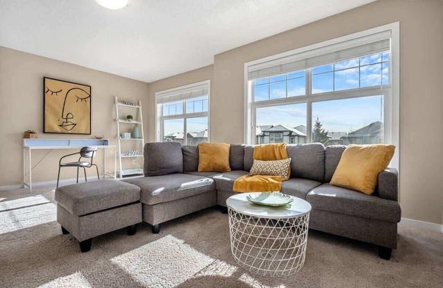 The Trenta - 4BD 3BA 2 Kitchen Stunner