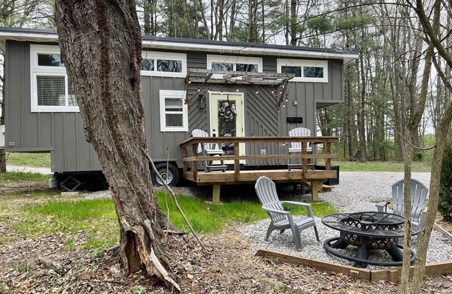 The Trillium Tiny House by the Lake