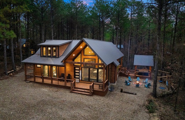 The Twisted Pine | New 3BR Cabin w/Hot Tub, Game Loft, Fireplace, Firepit, & Kids Playset