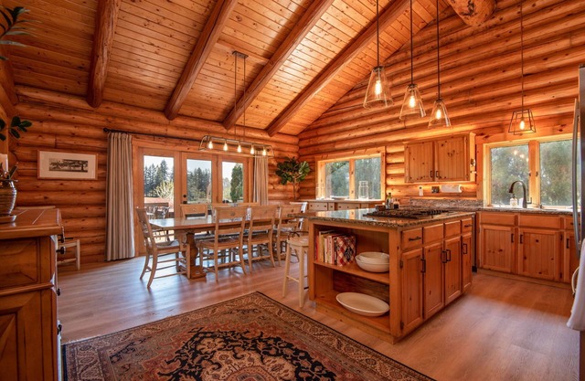 The Ultimate Family Getaway at Dolan Creek Farm for 10!