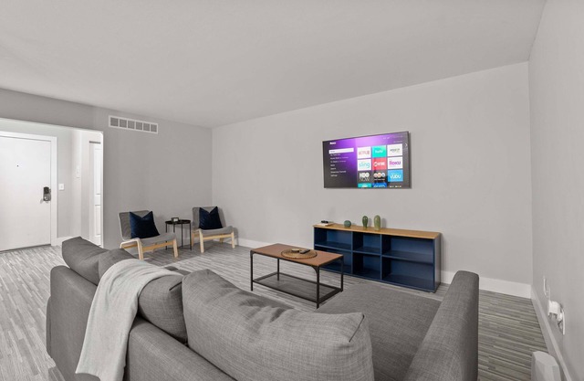 The Ultimate Rochester Getaway Cozy & Inviting