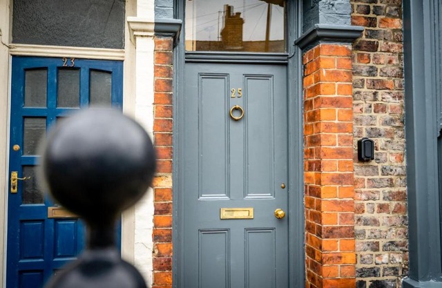 The Victorian House - child and dog friendly, free parking