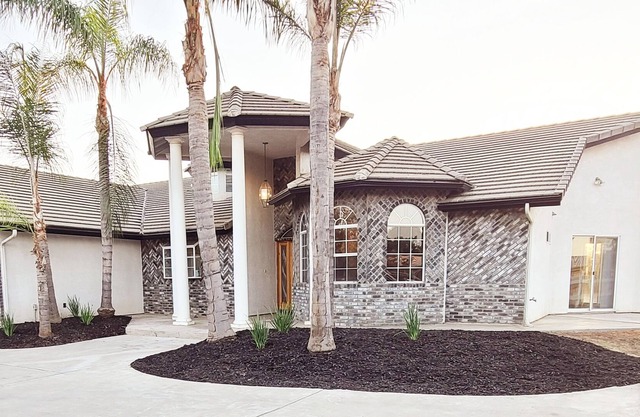 The Villa 232 - 5bedroom/6Beds/2MasterBedrooms/3Bath w/ Pool