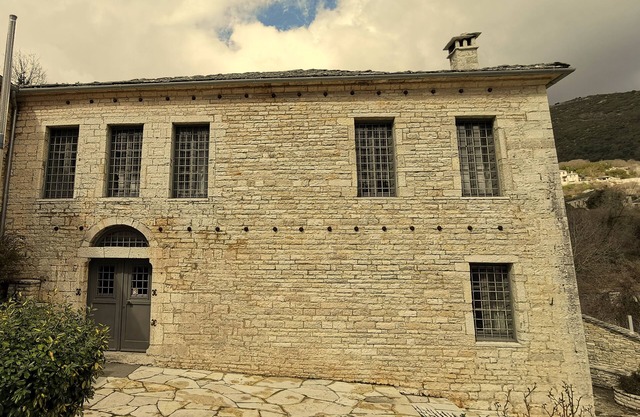 THE VILLA ZAGORI/THE SILVER HOUSE