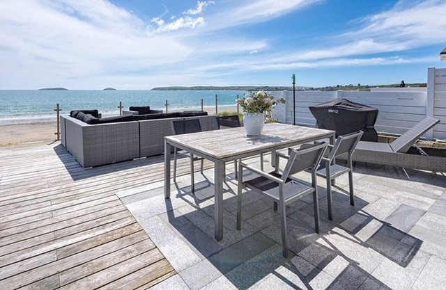 THE WARREN S15, family friendly, luxury holiday cottage in Abersoch