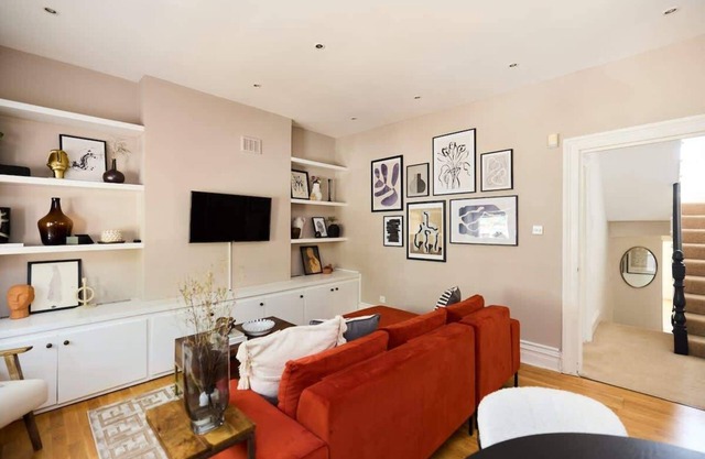 The Waterlow Park Wonder - 2BDR with Study