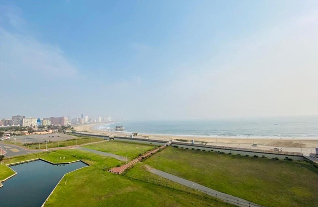 The Waves, 806 Quayside Point Waterfront