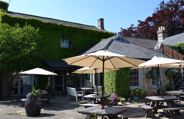 The White Hart Country Inn