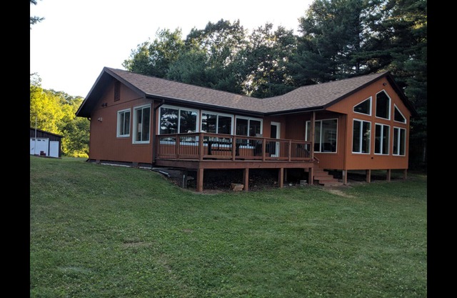 The Wolf Den @ Grindstone Lake