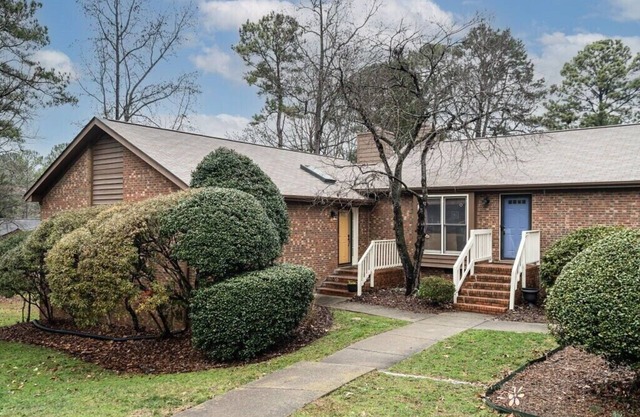 The Woodcroft Retreat minutes from I-40, Duke & UNC