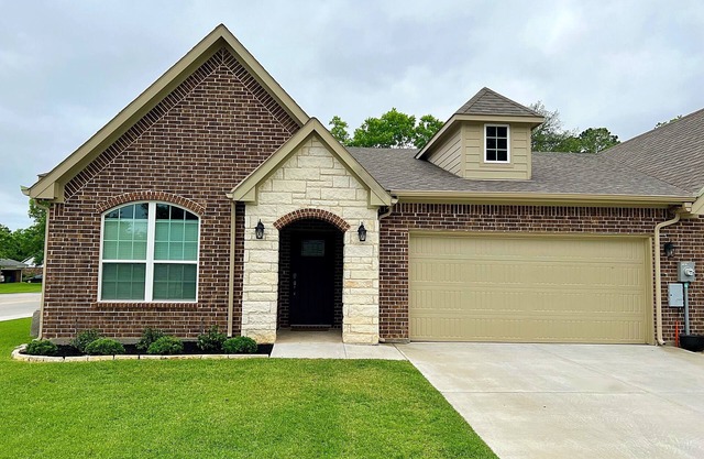 The Woodrow - Luxury Townhome in Central Greenville