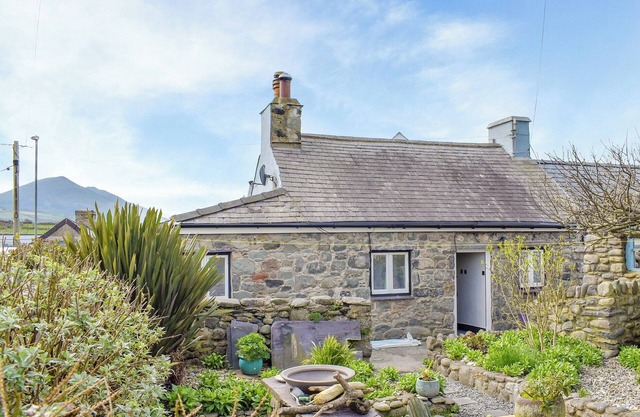 The Yard Beach Cottage - UK43653