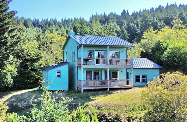 The Yeti Ohana - fun, solitude & ocean views.