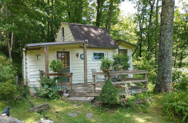 The Zen Den Guest Suite on Loma Linda Farm nLocation and Comfort, Highlands, NC