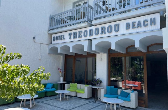Theodorou Beach Hotel Apartments