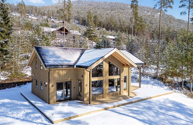 This 8-person holiday home is just a stone's throw from the center of Vrådal and is equipped with all luxury and conveniences.