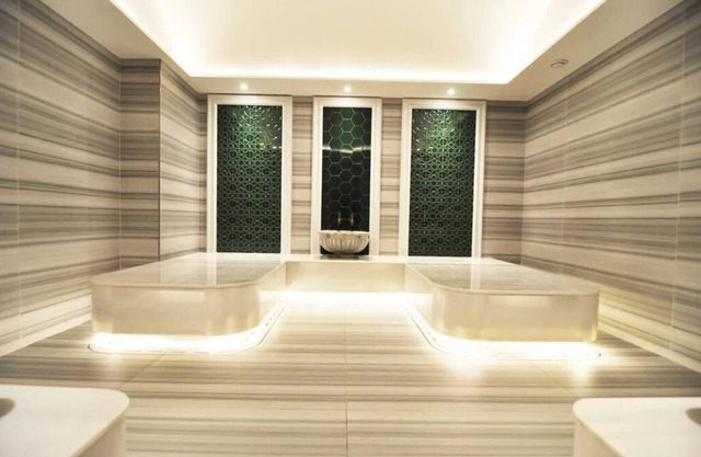 This apartment is a 1 bedroom(s), 1 bathrooms, located in Şişli, İstanbul.
