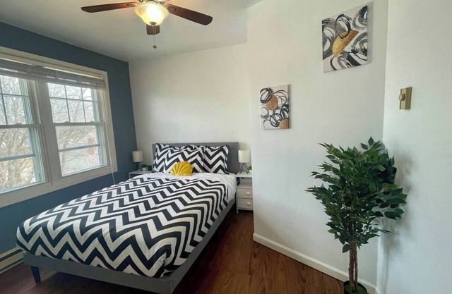 This apartment is a 1 bedroom(s), 1 bathrooms, located in Cleveland, OH.