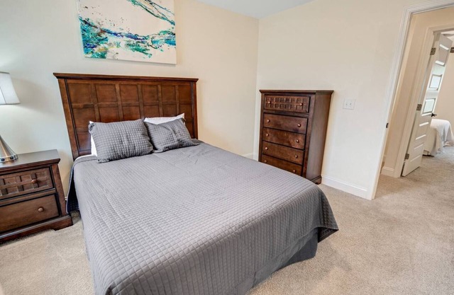 This apartment is a 2 bedroom(s), 2.5 bathrooms, located in Clarksville, TN.
