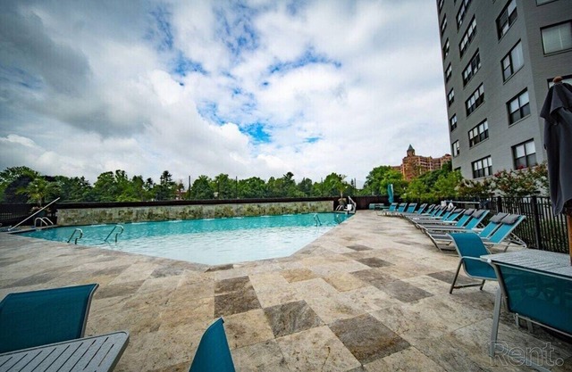 This apartment is a 2 bedroom(s), 1 bathrooms, located in Philadelphia, PA.