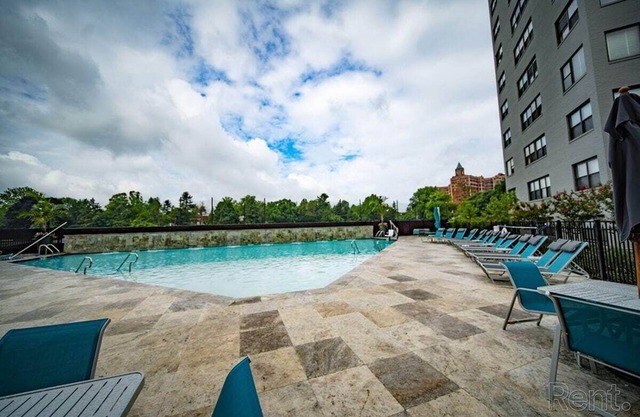 This apartment is a 2 bedroom(s), 1 bathrooms, located in Philadelphia, PA.