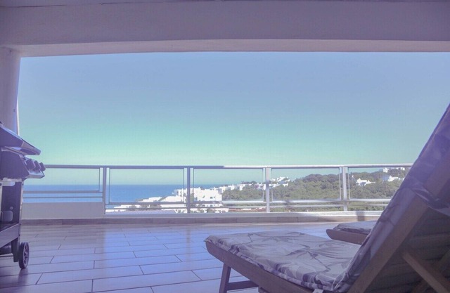 This apartment is a 3 bedroom(s), 2 bathrooms, located in Dolphin Coast, KwaZulu-Natal.