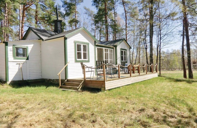 This beautiful vacation home is located especially close to the beach and the water.