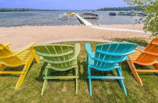This condominium is a 1 bedroom(s), 2 bathrooms, located in Conway, MI.