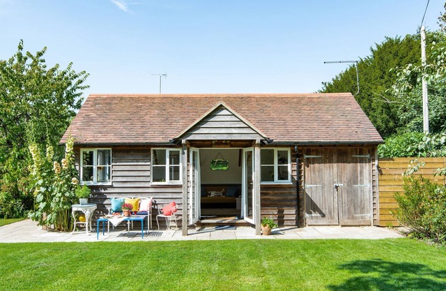 This delightful rural retreat has been furnished and equipped to create a wonderful relaxing holiday