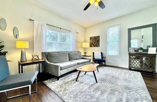 This house is a 2 bedroom(s), 1 bathrooms, located in Marion, IN.