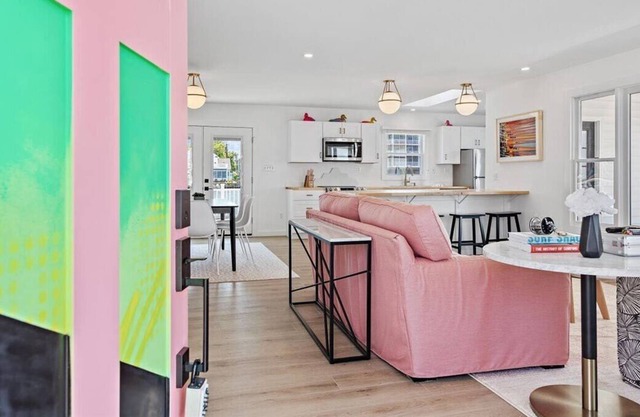 This house is a 3 bedroom(s), 2 bathrooms, located in Ocean City, MD.