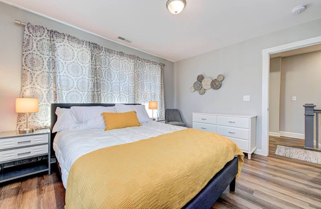 This house is a 3 bedroom(s), 1.5 bathrooms, located in Indianapolis, IN.
