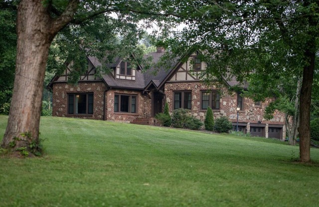 This house is a 5 bedroom(s), 2.5 bathrooms, located in Candler, NC.