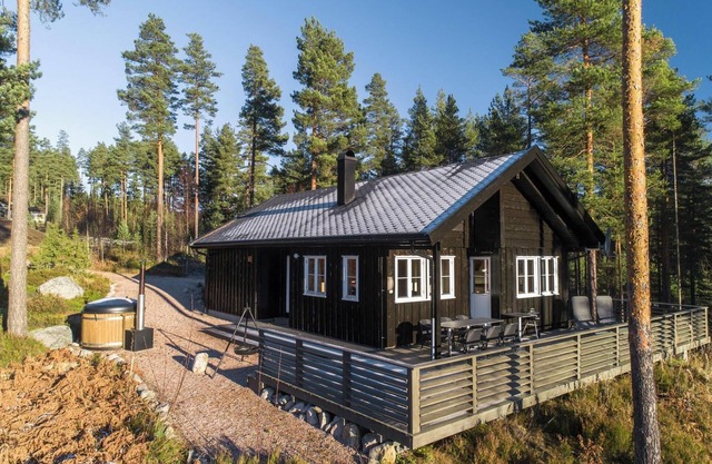 This lovely holiday home with breathtaking views is suitable for 8 people. Located in the middle of nature and close to Vrådal center.