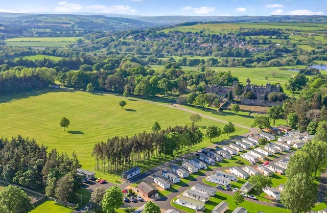 This stunning holiday home with a double bedroom and en suite W.