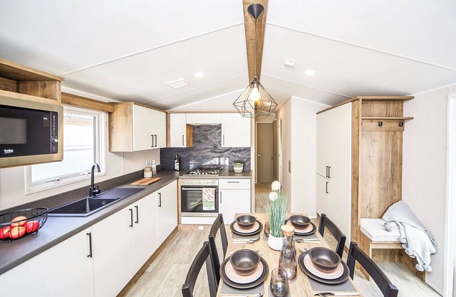 This stunning holiday home with a double bedroom and en suite W.