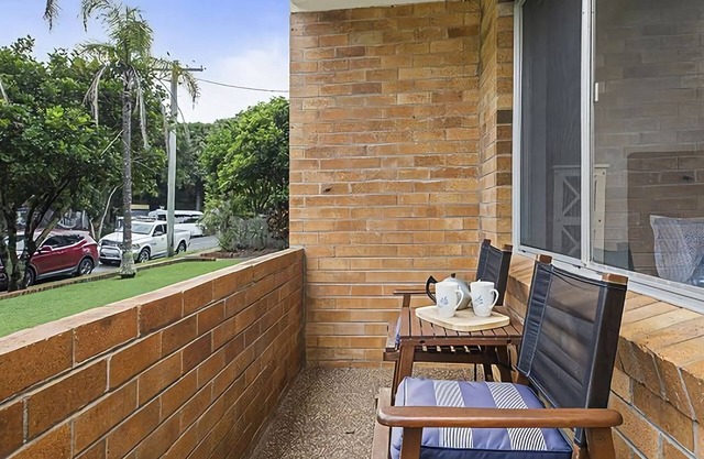 This two bedroom ground floor unit is conveniently located opposite Sawtell's Main Beach
