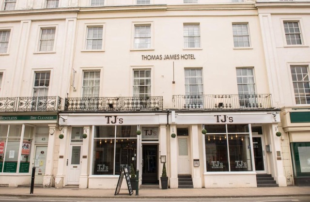 Thomas James Hotel