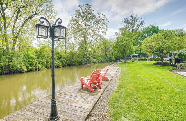 Thornville Home w/Boat Dock: On the Lake!