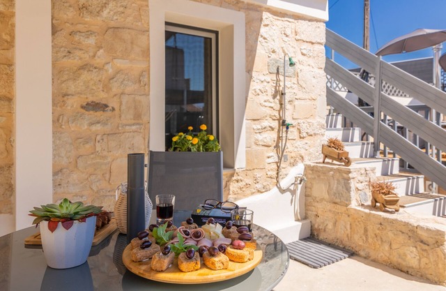 Thrapsano House at Iraklion Crete for up to 8 Persons