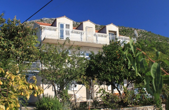 Three bedroom apartment with terrace Brsečine, Dubrovnik (A-8549-a)