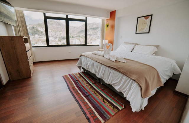 Three Bedroom Apartment w/Balcony Near the City Center in Cusco