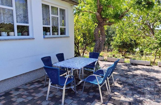 Three bedroom apartment with terrace Barbat, Rab (A-23300-a)
