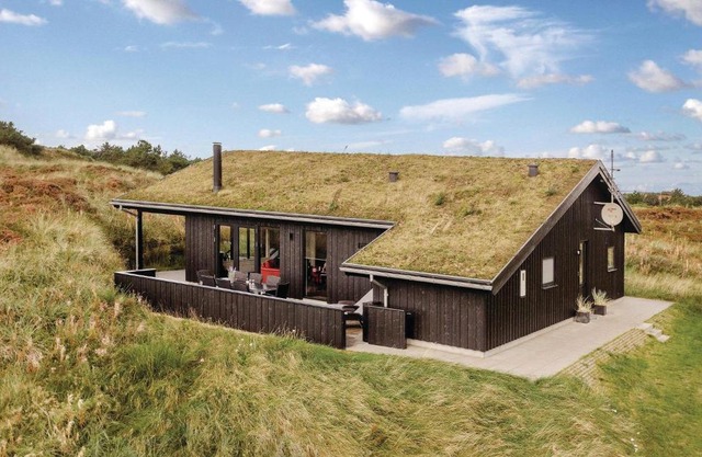 Three-Bedroom Holiday Home In Henne